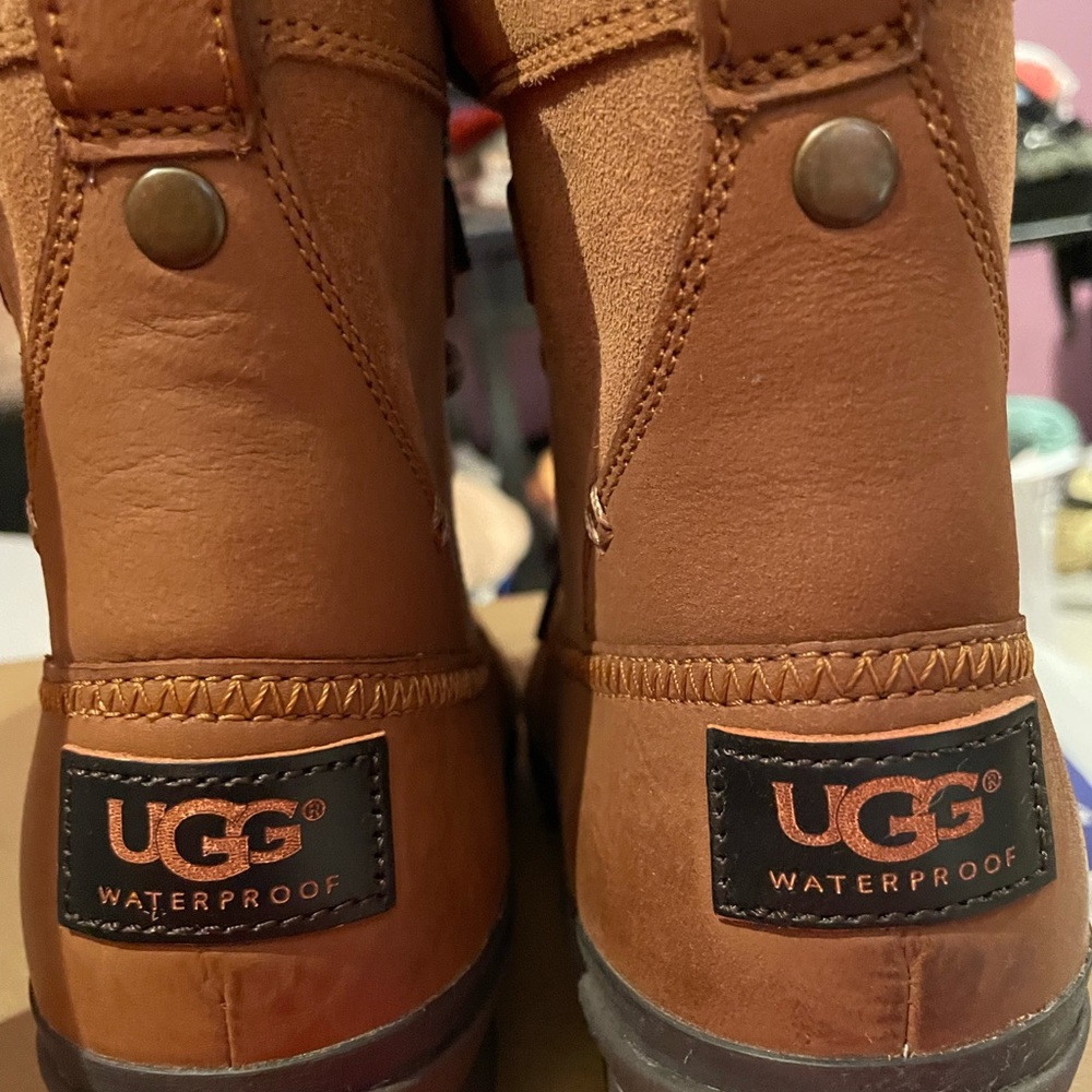 UGG Azaria boot - Picture 4 of 4